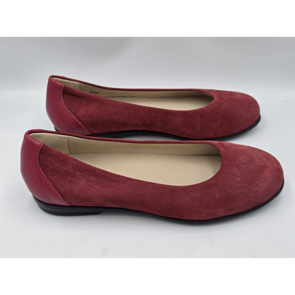 SAS Scenic Red Suede Leather Ballet Flats Shoes Womens 8.5 W B8916800 USA Made